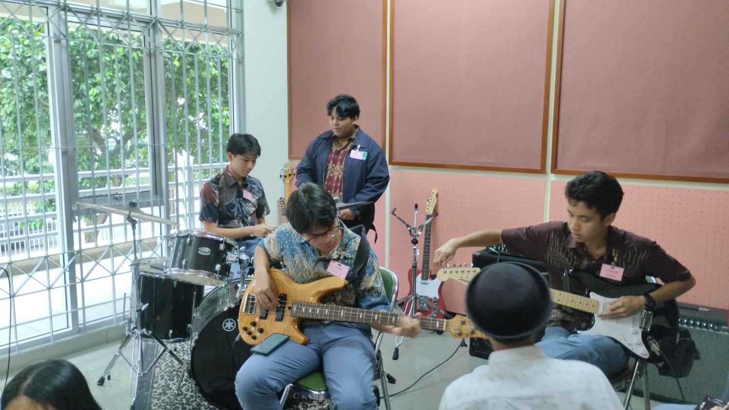 BAND