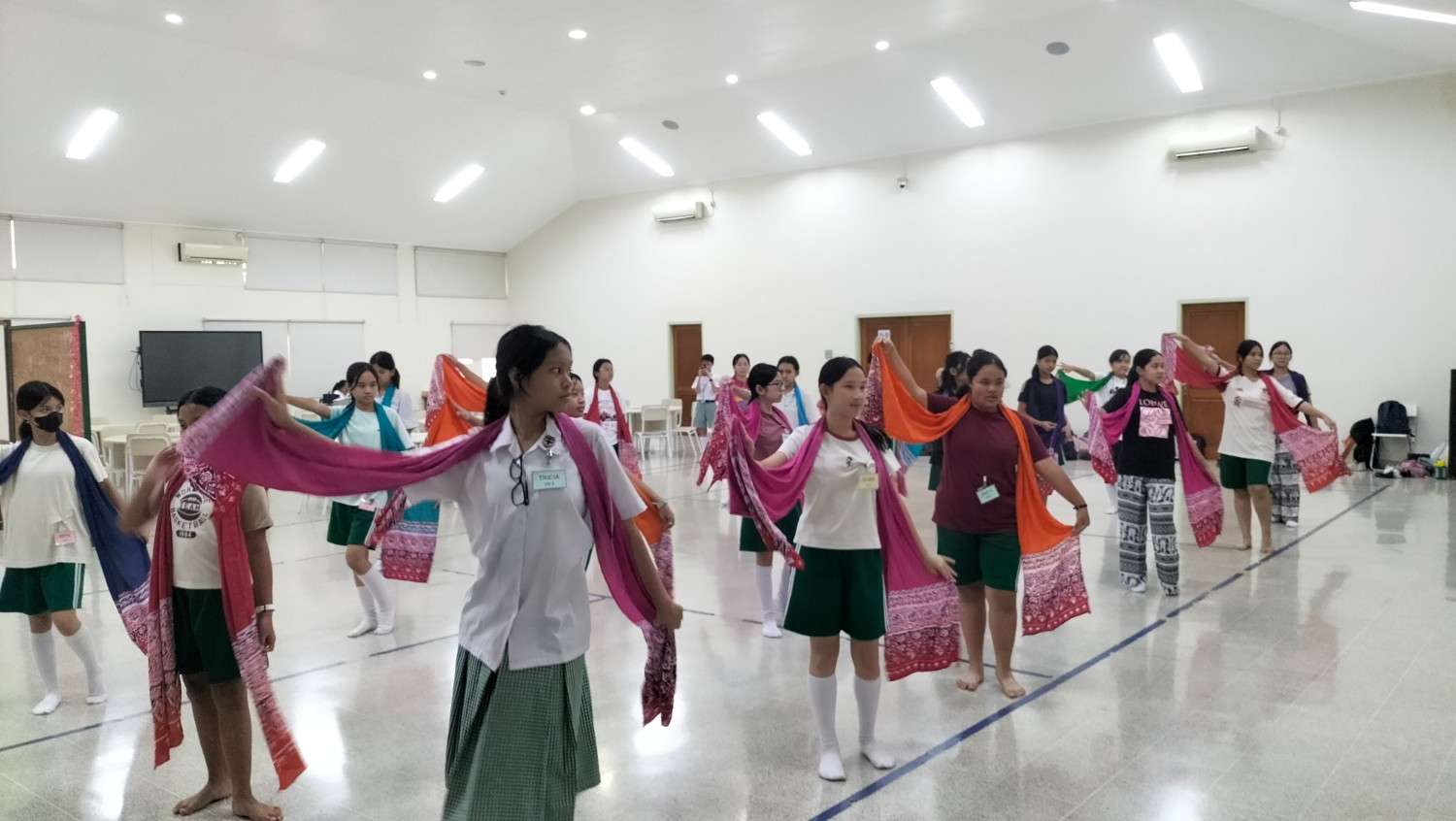 TARI TRADISIONAL