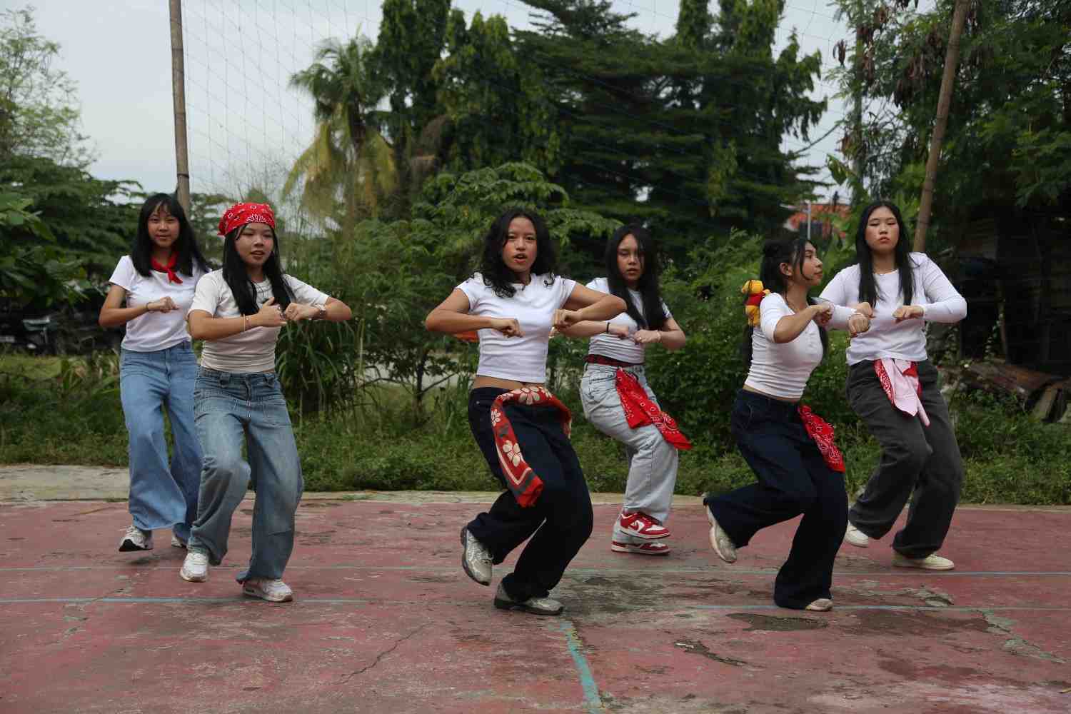 MODERN DANCE