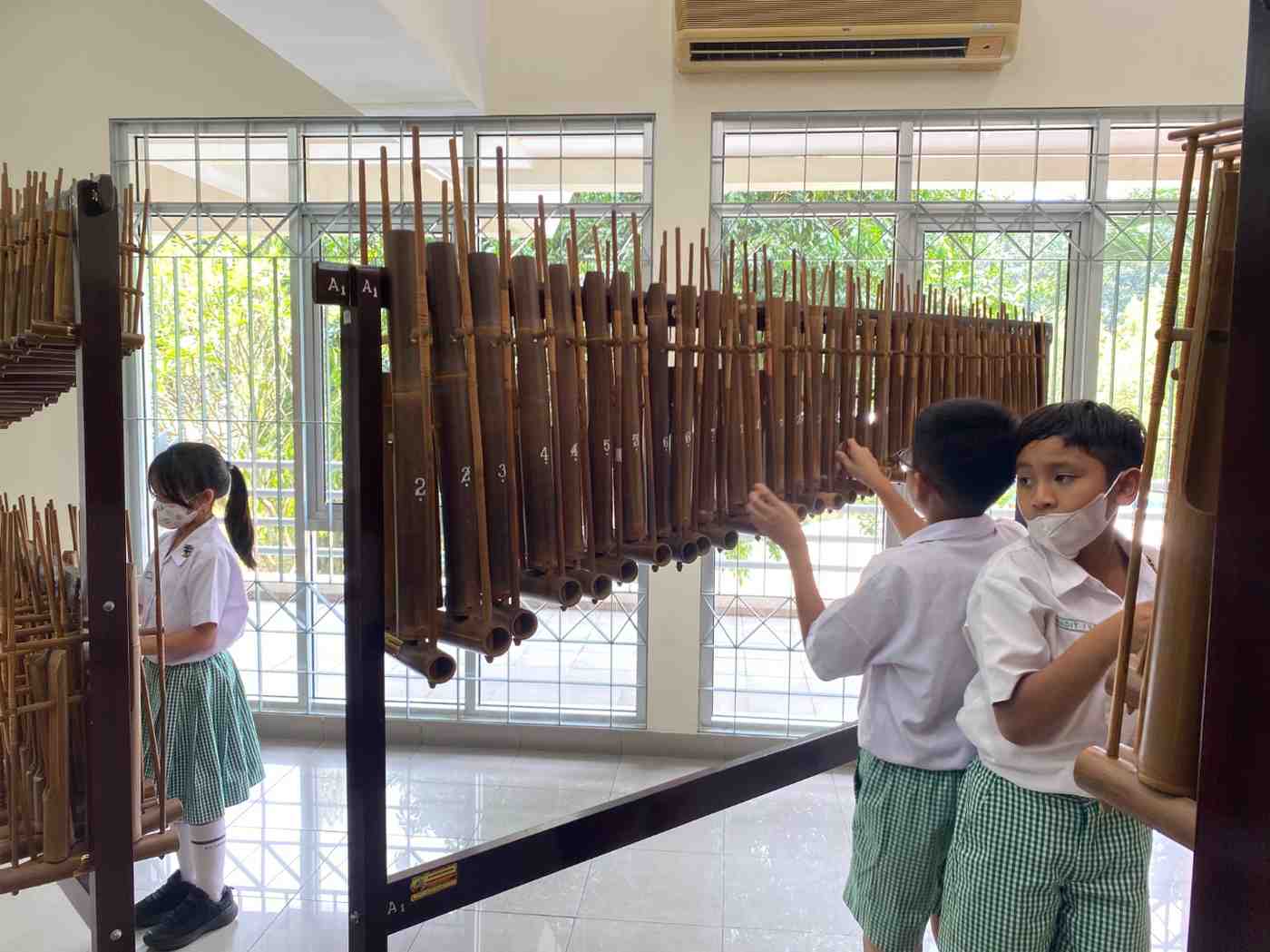ANGKLUNG