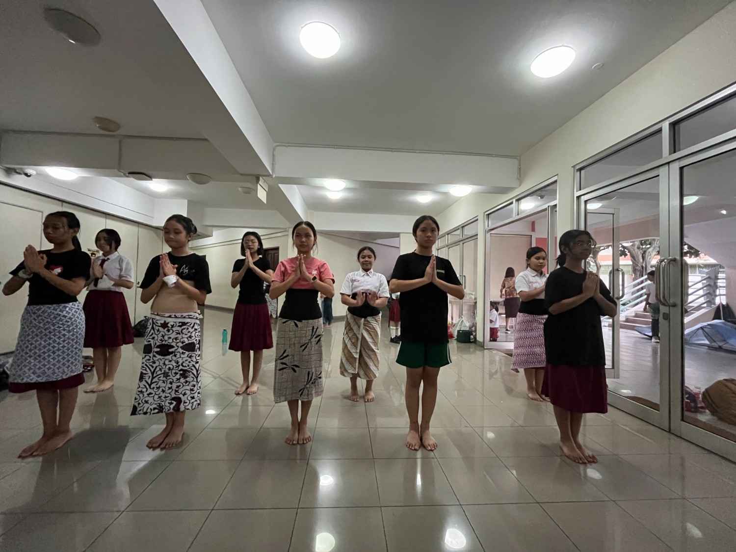 TARI TRADISIONAL