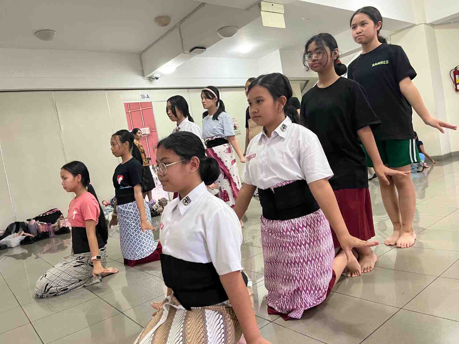 TARI TRADISIONAL
