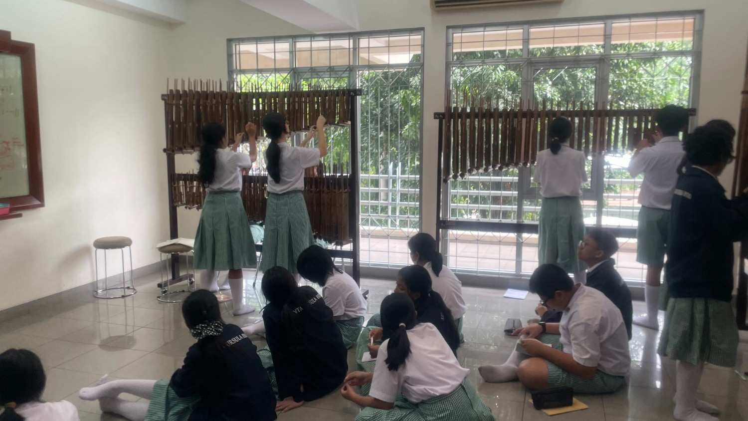 ANGKLUNG